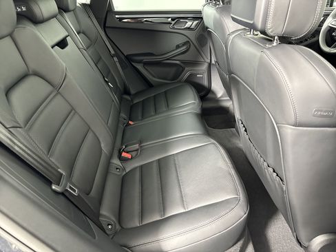 Certified 2025 Porsche Macan image 28