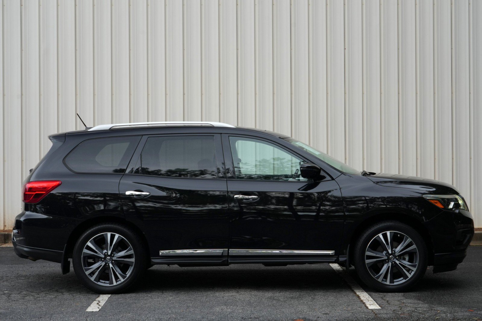 Used 2017 Nissan Pathfinder Platinum AWD/4WD image 57