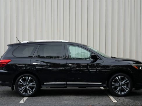 Used 2017 Nissan Pathfinder Platinum AWD/4WD image 57