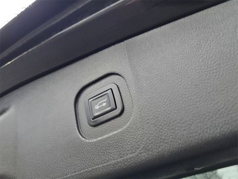 Used 2013 GMC Terrain SLT image 19