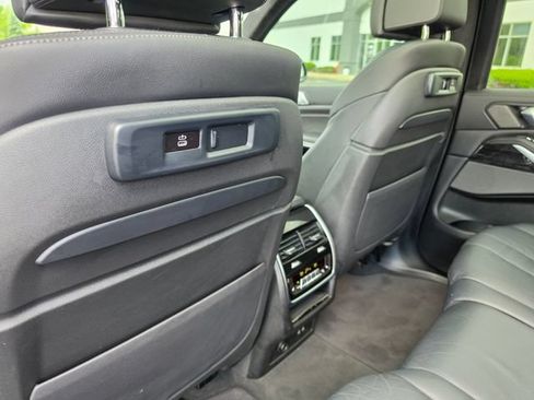 Used 2021 BMW X7 M50i AWD/4WD image 49