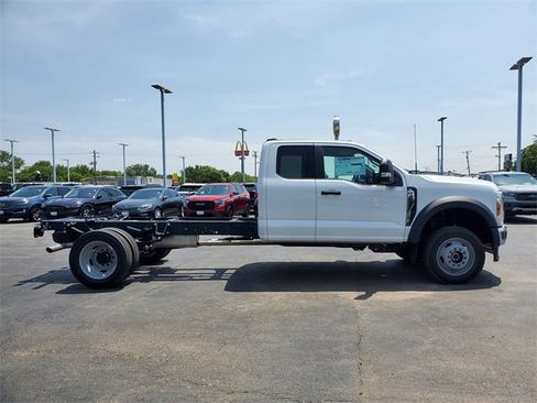 New 2025 Ford F450 XL w/ XL Chrome Package image 4