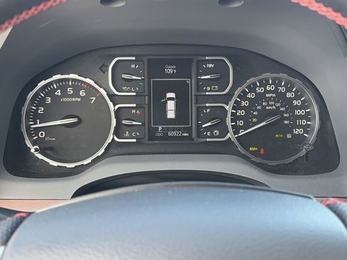 Used 2018 Toyota Tundra Limited w/ Limited Premium Package AWD/4WD image 18