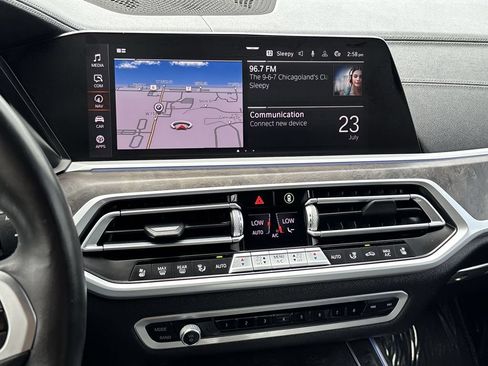 Used 2021 BMW X7 M50i AWD/4WD image 17