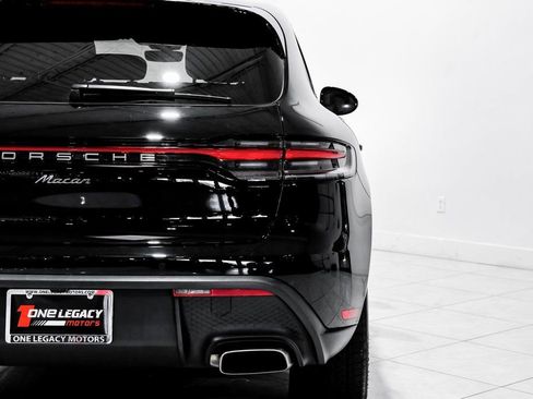 Used 2025 Porsche Macan image 52