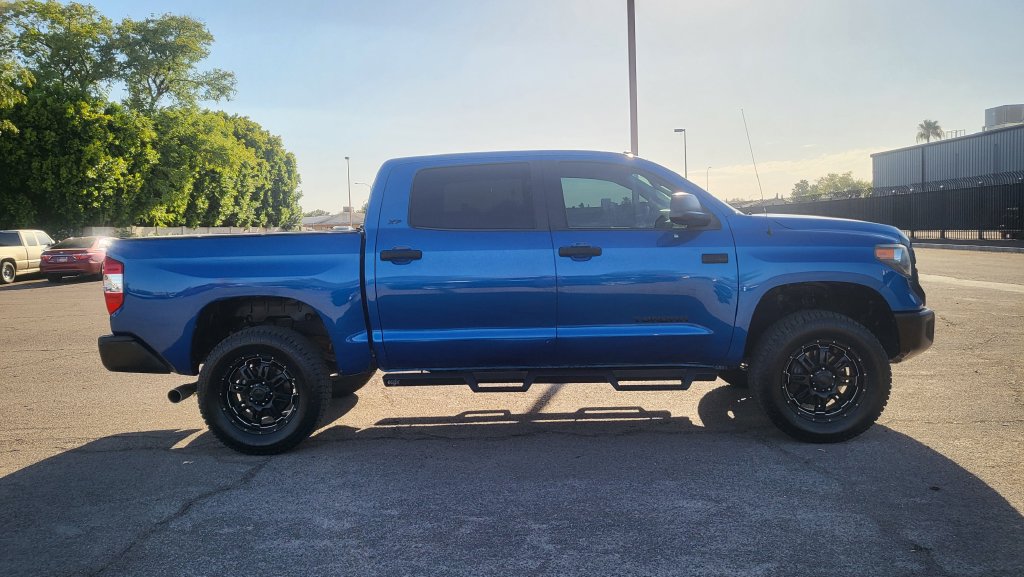 Used 2018 Toyota Tundra SR5 w/ SR5 Upgrade Package AWD/4WD image 11