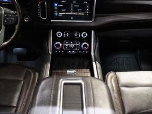 Used 2021 GMC Yukon XL Denali w/ Denali Ultimate Package image 16
