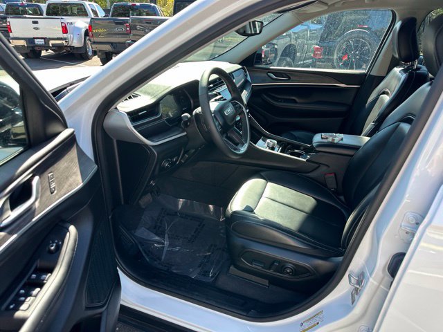 Used 2023 Jeep Grand Cherokee L Limited AWD/4WD image 25