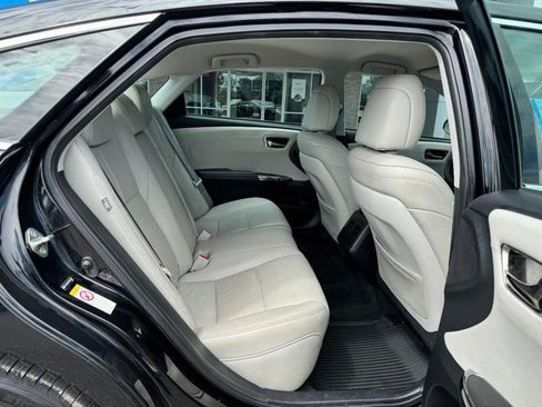 Used 2017 Toyota Avalon XLE w/ All Weather Liner Package FWD image 10