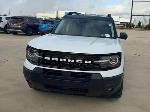 Used 2025 Ford Bronco Sport Outer Banks w/ Outer Banks Tech Package+ AWD/4WD image 3