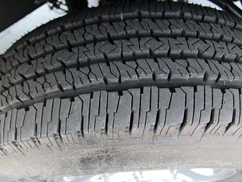 Used 2024 RAM 2500 Tradesman w/ Chrome Appearance Group AWD/4WD image 32