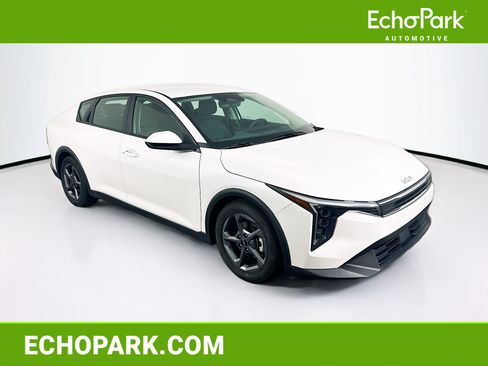 Used 2025 Kia K4 FWD image 1