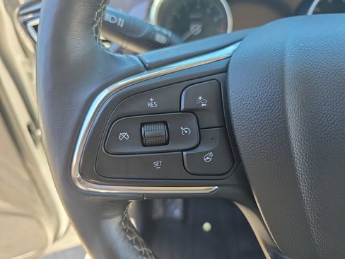 Used 2020 Buick Encore GX Essence w/ Experience Buick Package AWD/4WD image 17