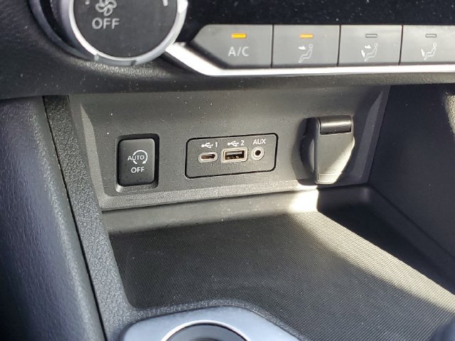 Used 2024 Nissan Sentra SV FWD image 26