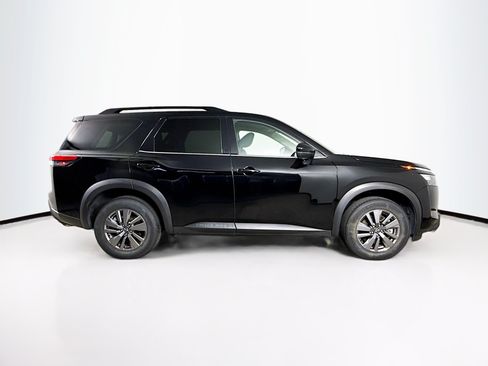 Used 2025 Nissan Pathfinder SV FWD image 2