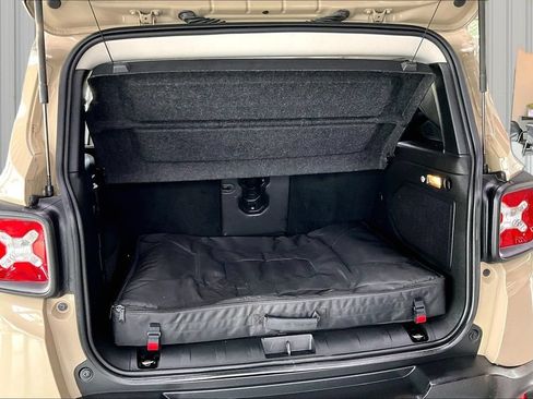 Used 2016 Jeep Renegade Trailhawk AWD/4WD image 23