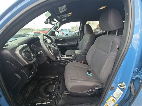 Used 2019 Toyota Tacoma TRD Off-Road image 15