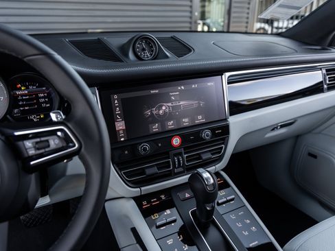 New 2026 Porsche Macan S image 27