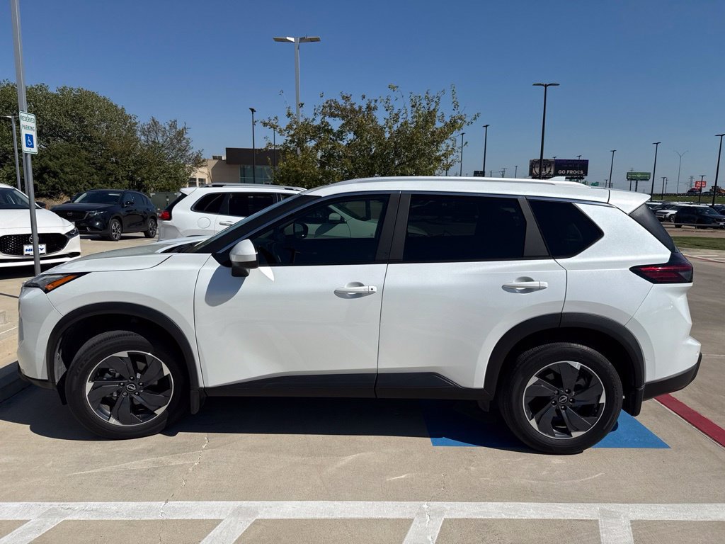 Used 2024 Nissan Rogue SV w/ SV Premium Package FWD image 8
