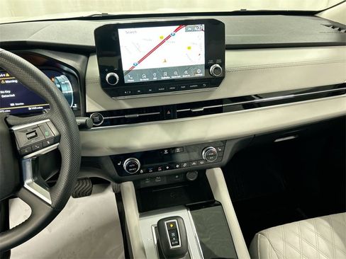 Used 2023 Mitsubishi Outlander SEL image 19