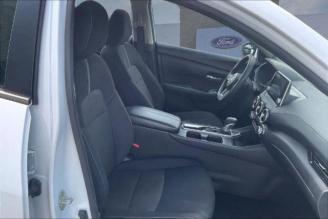 Used 2025 Nissan Sentra SV FWD image 28