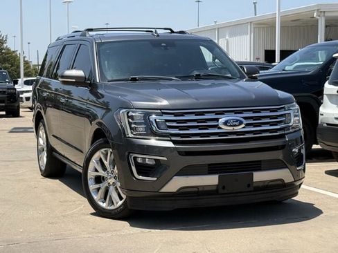 Used 2018 Ford Expedition Limited w/ Equipment Group 302A RWD image 2