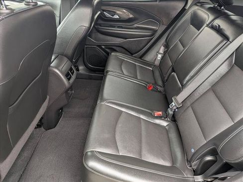 Used 2023 GMC Terrain SLT AWD/4WD image 17