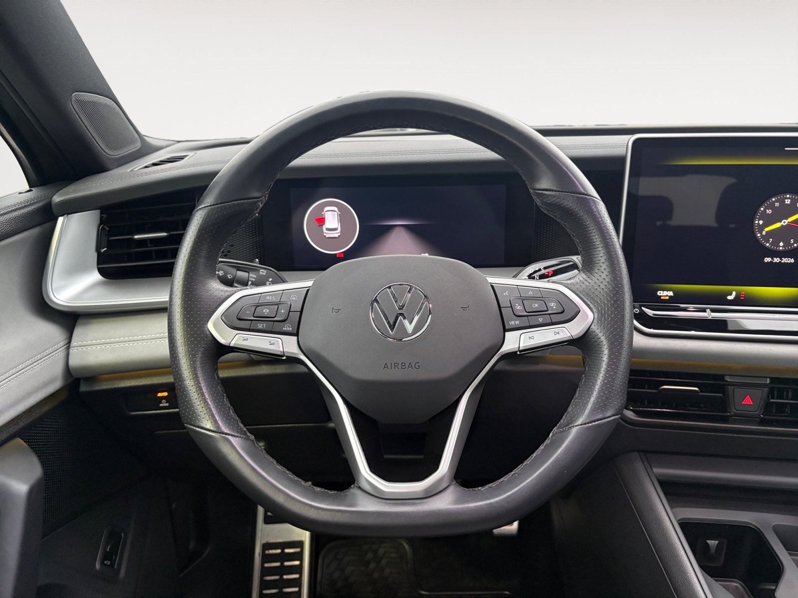 Certified 2026 Volkswagen Tiguan SE R-Line FWD image 13