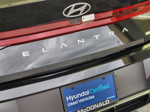 Used 2025 Hyundai Elantra Limited FWD image 10