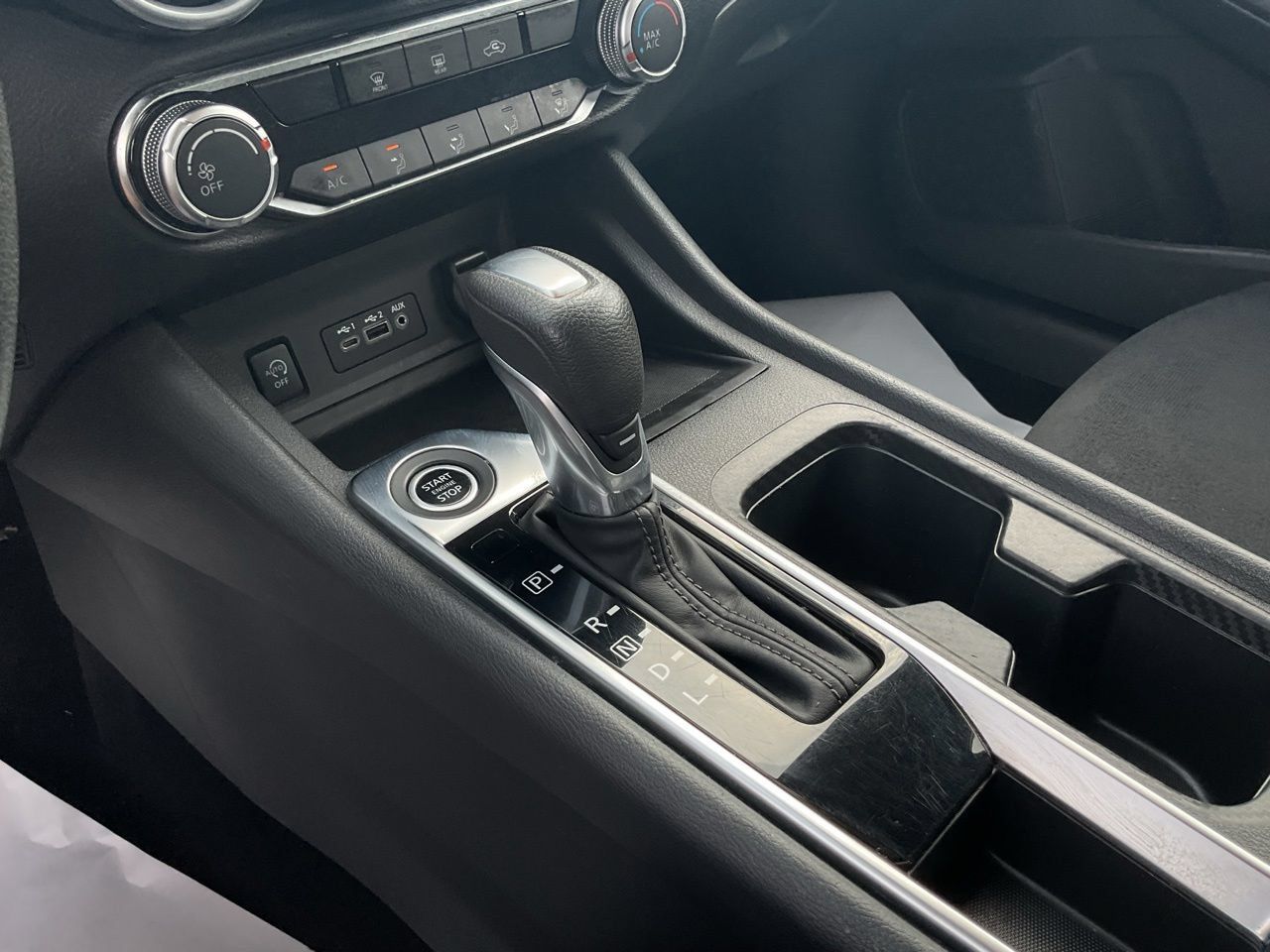 Used 2025 Nissan Sentra SV FWD image 24