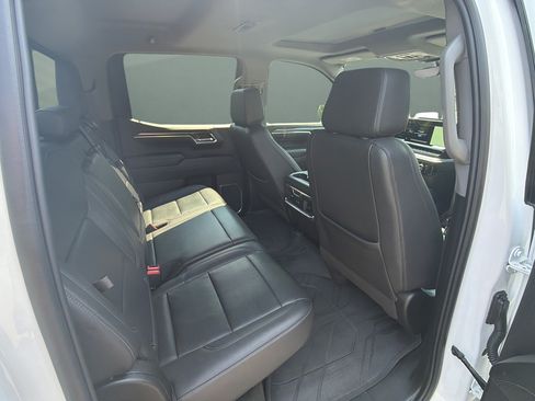 Used 2024 Chevrolet Silverado 1500 LTZ w/ Technology Package AWD/4WD image 14