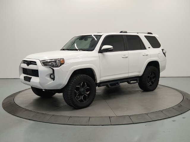 Used 2021 Toyota 4Runner SR5 Premium w/ Moonroof Package AWD/4WD image 4