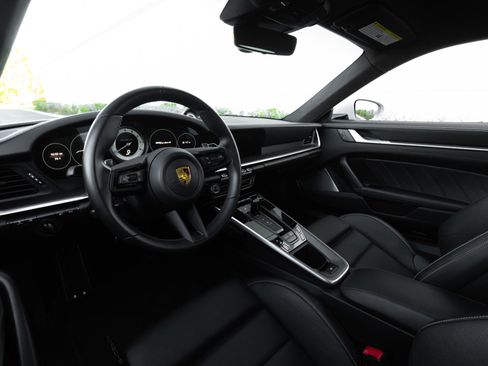 Used 2022 Porsche 911 Turbo S image 5