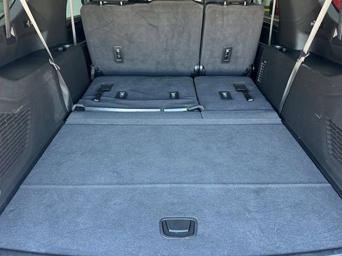 Used 2024 Chevrolet Suburban RST RWD image 22