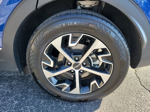 Used 2025 Kia Sportage EX image 31