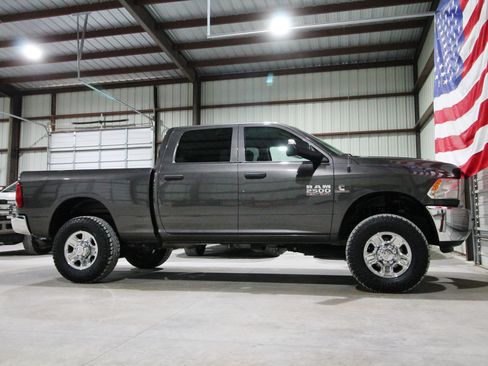 Used 2017 RAM 2500 Tradesman w/ Chrome Appearance Group AWD/4WD image 13