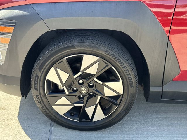 Used 2024 Hyundai Kona SEL FWD image 4