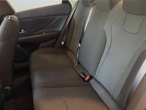 Certified 2026 Hyundai Elantra SE FWD image 9