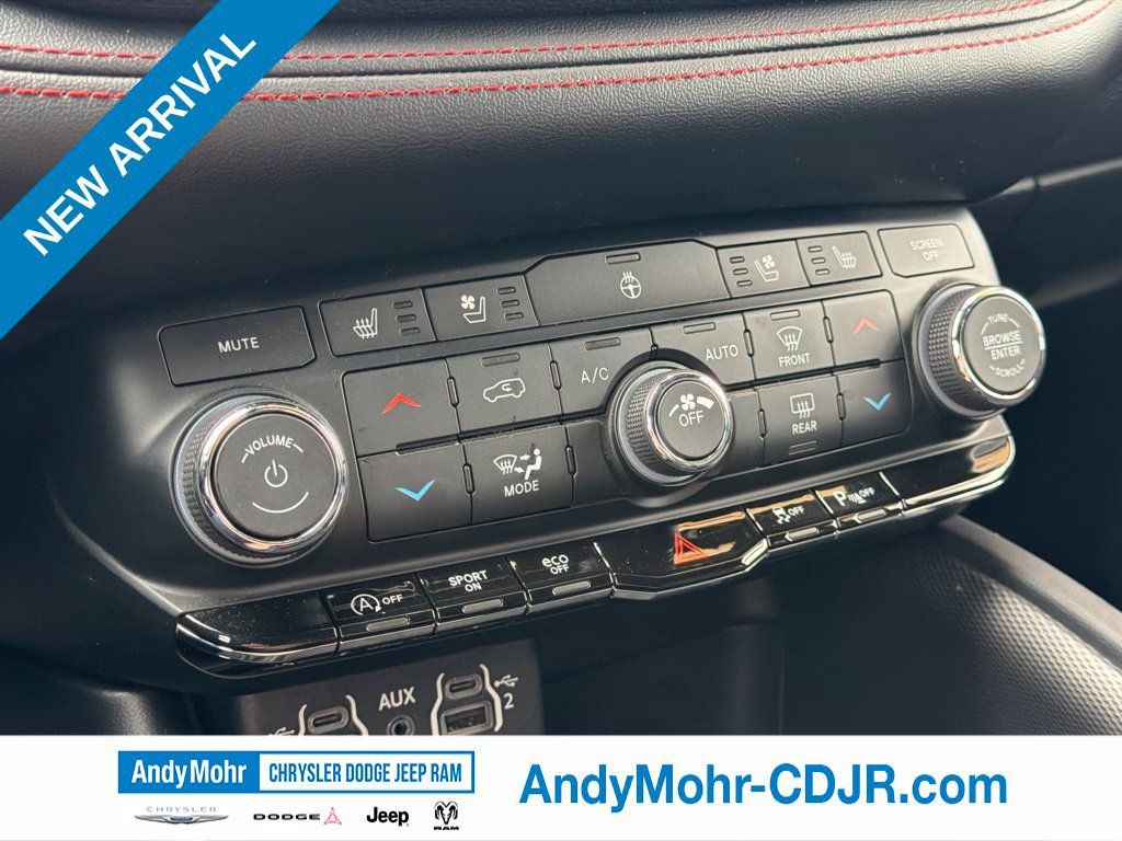 Used 2024 Dodge Durango GT AWD/4WD image 36