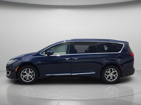 Used 2018 Chrysler Pacifica Touring-L Plus w/ Advanced Safetytec Group FWD image 3