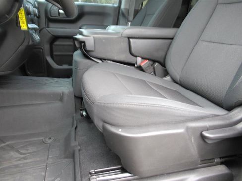 Used 2020 Chevrolet Silverado 1500 Custom w/ Custom Value Package image 17