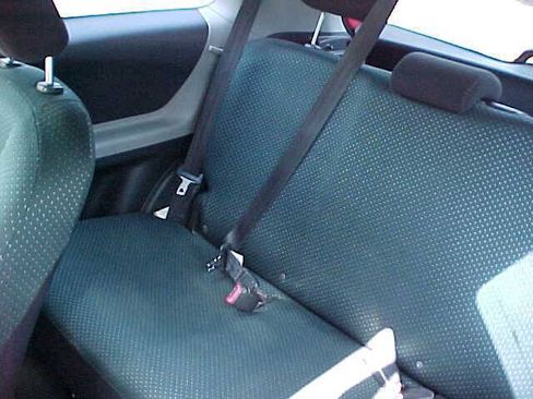 Used 2007 Toyota Yaris 2-Door Hatchback FWD image 7