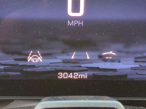 Used 2026 Chevrolet Tahoe High Country image 22