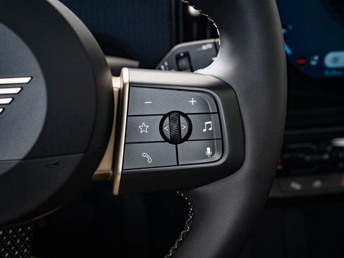 Certified 2025 MINI Cooper 2-Door Hardtop image 24