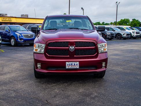 Used 2018 RAM 1500 Express AWD/4WD image 2