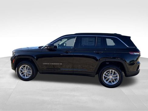 New 2025 Jeep Grand Cherokee image 2