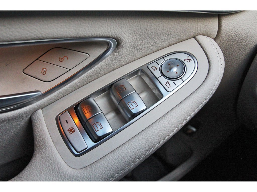 Used 2019 Mercedes-Benz C 300 4MATIC Sedan image 24