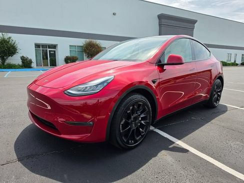 Used 2022 Tesla Model Y Long Range AWD/4WD image 16