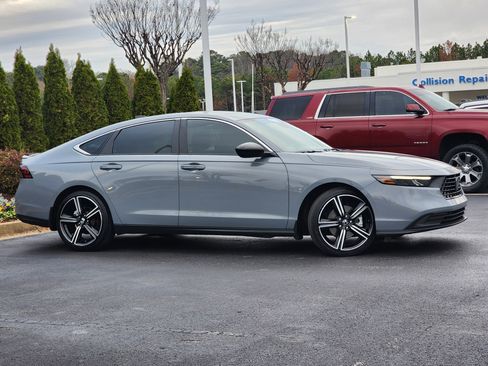 Used 2023 Honda Accord Sport image 3