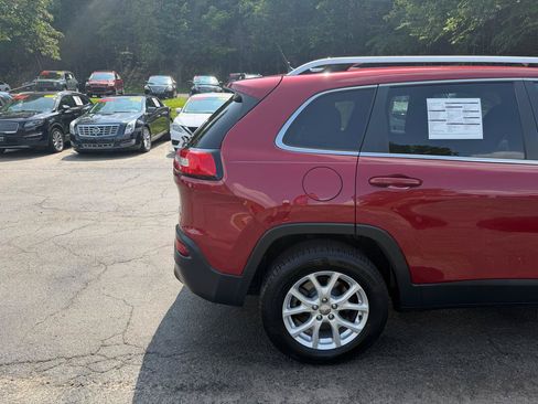 Used 2014 Jeep Cherokee Latitude w/ Comfort/Convenience Group AWD/4WD image 9